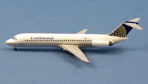Douglas DC9-30 Continental Airlines N17531  AC411028