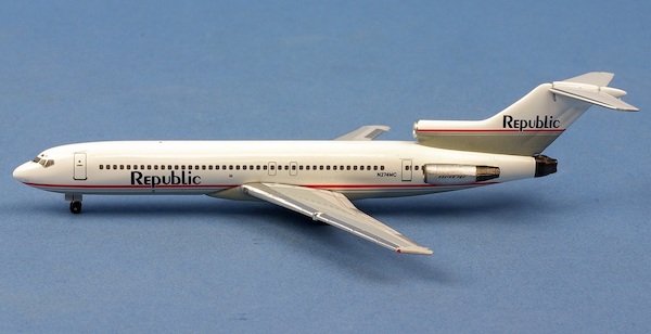 Boeing 727-200 Republic N274WC  AC411052