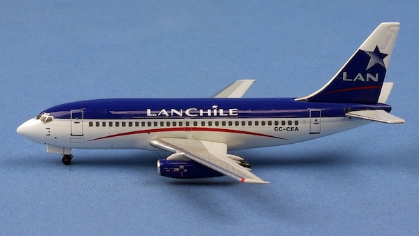 Boeing 737-200 LAN Chile CC-CEA  AC411059
