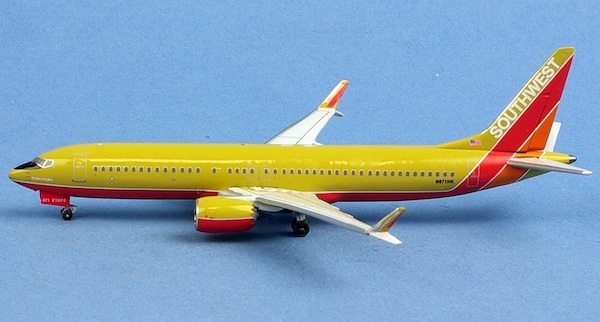 Boeing 737 MAX 8 Southwest Gold N871HK  AC411222