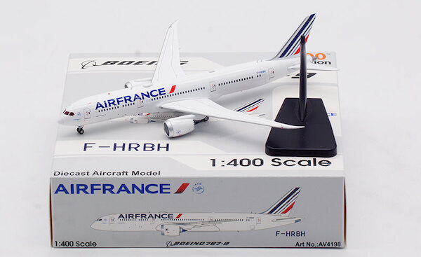 Boeing 787-9 Dreamliner Air France F-HRBH detachable gear  AV4198