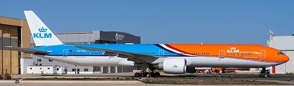 Boeing 777-300ER KLM "Orange Pride" PH-BVA 2023 detachable gear  AV4212