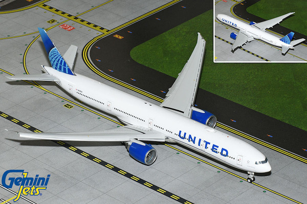 Boeing 777-300ER United Airlines N2352U flaps down  G2UAL1247F