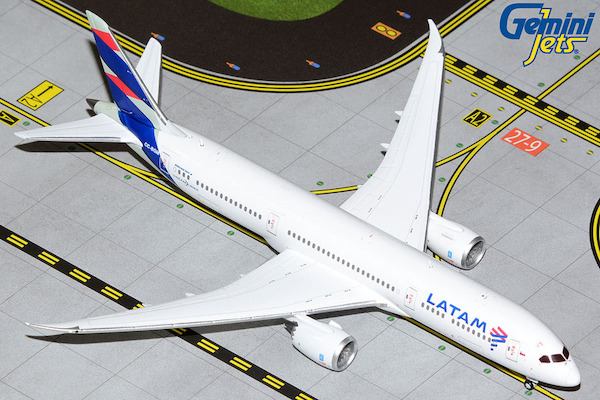 Boeing 787-9 Dreamliner LATAM Airlines CC-BGM  GJLAN2079