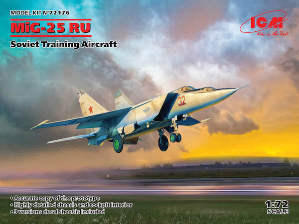 Mikoyan MiG-25RU Foxbat Soviet Training Aircraft  ICM72176