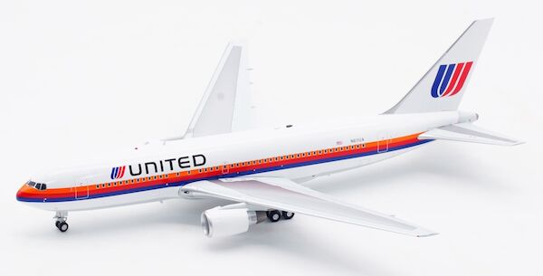 Boeing 767-200 United N611UA Saul Bass  IF762UA0123
