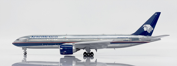 Boeing 777-200ER Aeromexico N745AM Polished / Flaps Down  XX40025A