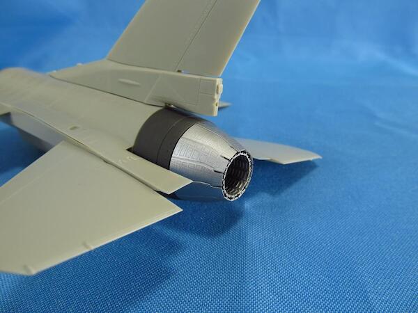 F16 jet nozzle for PW F110 engine - closed-  (Tamiya)  MDR4863