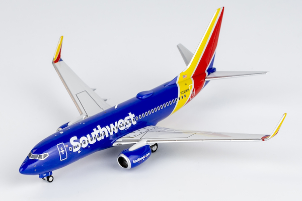 Boeing 737-700 Southwest Airlines N221WN  77042