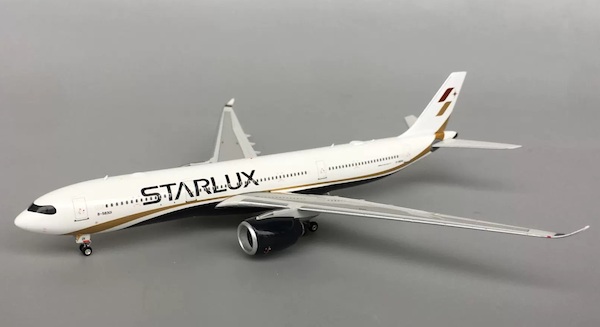 Airbus A330-900neo Starlux B-58301  04427