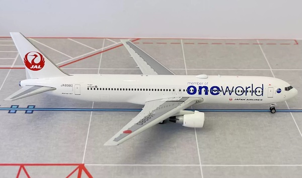Boeing 767-300 JAL  One World  04432