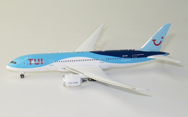 Boeing 787-8 Dreamliner TUI Belgium OO-LOE  11715