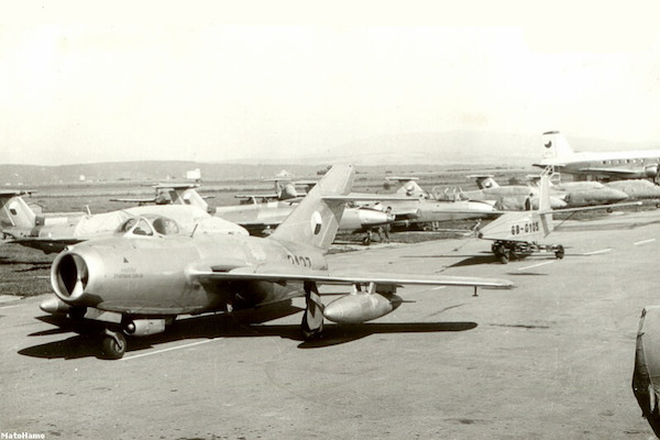 Mig15T Target tug conversion plus CS Tow Target KT-03 with Buggy  32136
