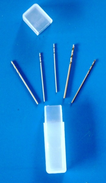 5 replacement drills (2x 0,7mm, 2x 1,0mm and 1,3mm)  39068
