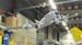 Lockheed L1049 Super Constellation KLM hangend in shop, vertoont haarscheuren  