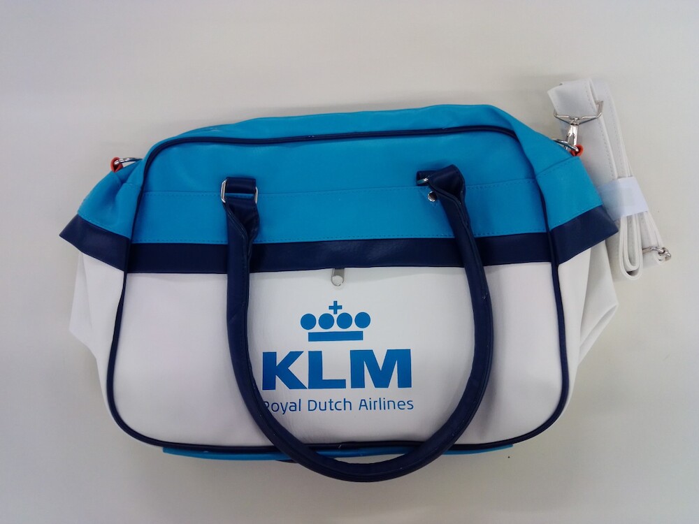 24200032 KLM retro bag with carryon strap