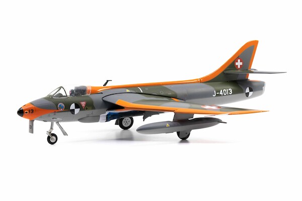 Hawker Hunter Mk58 GRD J-4013 Swiss Air Force  85.001210
