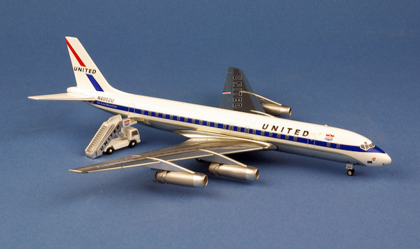Douglas DC8-51 United Airlines N8002U + stairs AC219469