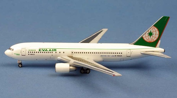 Boeing B767-200 EVA Air B-16625 AC411005