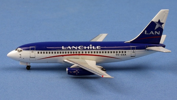 Boeing 737-200 LAN Chile CC-CEA AC411059