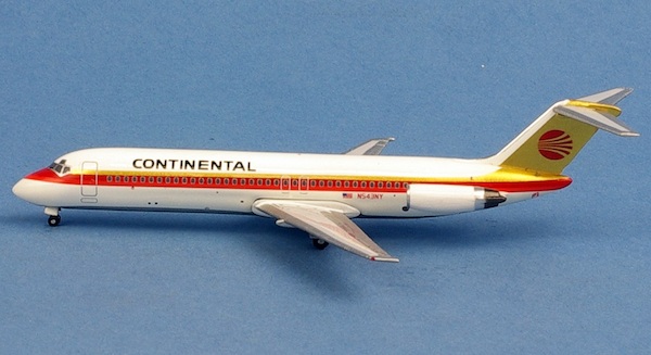 Douglas DC9-32 Continental Red Meatball Tail N3543NY AC411142