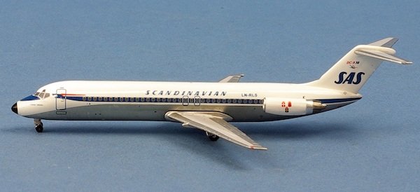 Douglas DC9-32 SAS Scandinavian LN-RLS AC411146