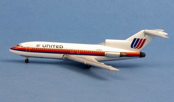 Boeing 727-100 United Airlines N7010U AC411212
