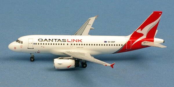 Airbus A319 Qantaslink VH-8NP  AC411345