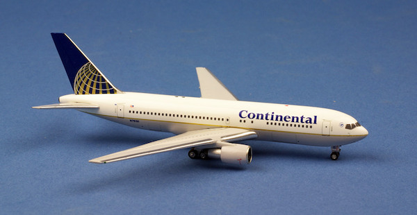 Boeing 767-200 Continental N76151 AC419435