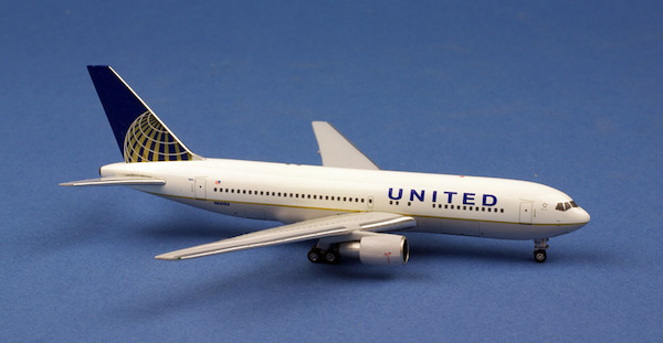Boeing 767-200 United Airlines N68159  AC419436
