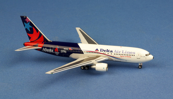 Boeing 767-200 Delta Airlines "ATLANTA 1996" N102DA AC419580