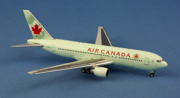 Boeing 767-200 Air Canada C-GDSY  AC419649