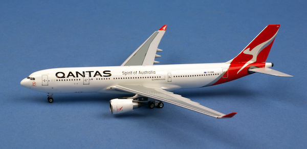 Airbus A330-300 Qantas VH-EBN new colours AC419828