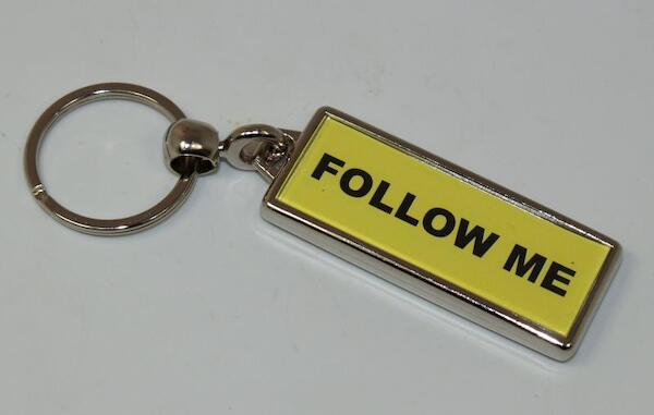 Follow me Keyring (metal) PR17