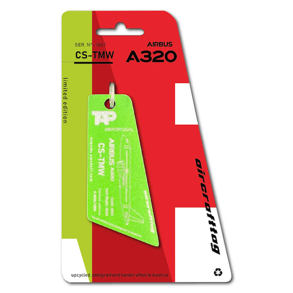 Keychain made of: Airbus 320 TAP Air Portugal CS-TMW (Green) CS-TMW - G