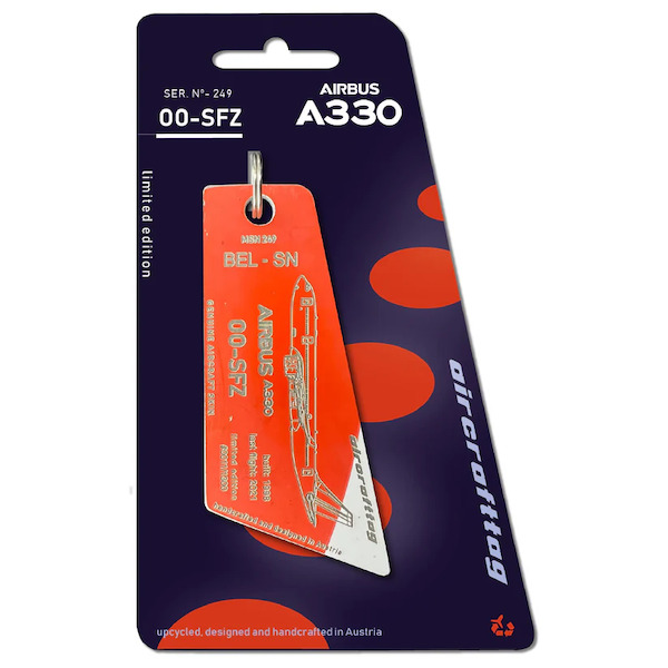 Keychain made of: Airbus A330 - Brussels Airlines - OO-SFZ Red/White  OO-SFZ-RW