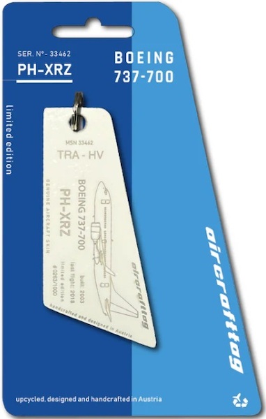 Keychain made of: Boeing 737 Transavia PH-XRZ white PH-XRZ-W
