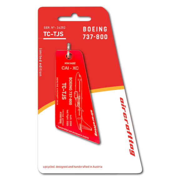 Keychain made of: Boeing 737-800  Corendon Airlines TC-TJS  (red)  TC-TJS-RED