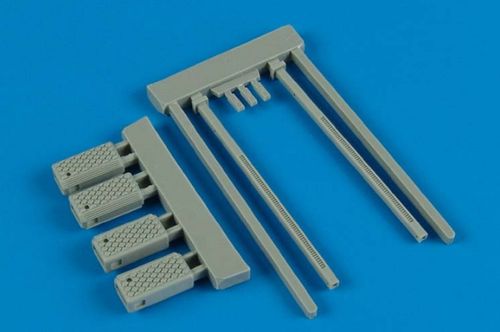 Universal Navy Wheel Chocks Late production with nylon Rope 132-008