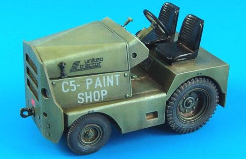 United Tractor GC340 Tow Tractor (BASIC) USAF/US Army) 320-032