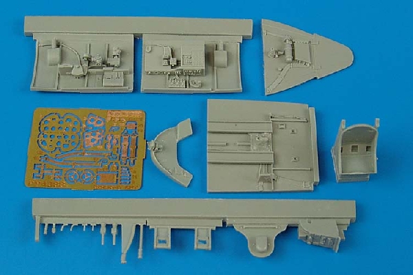 Grumman F6F-5 Hellcat Cockpit Set (Hobby Boss)  4388