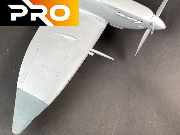 Spitfire MKVIII HF Extended Wingtips (Airfix)  3D24tips