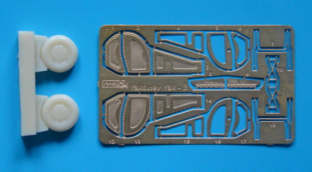 Yakovlev Yak3 wheeldoorset with wheels AMLE80-008