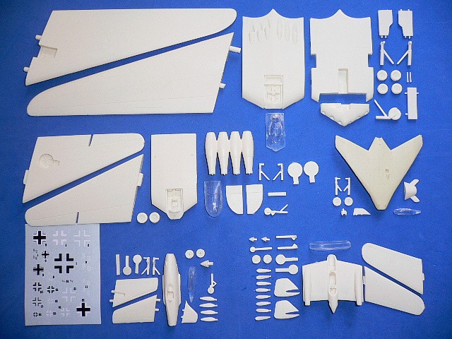 Anigrand AA 4018 Horten HOXVIII plus Bonus Models Of The 4 Luftw