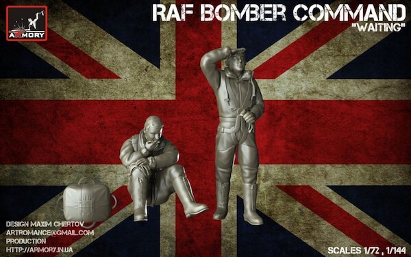 'Waiting', RAF WWII Heavy Bomber crewmen in high altitude outfit (2 figures) AR F1401C