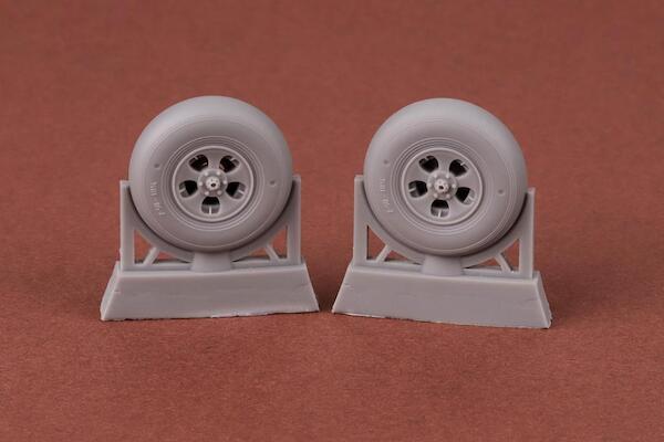 Supermarine Spitfire/Seafire 5 spoke wheels buc24-015