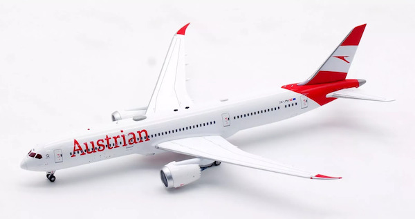Boeing 787-9 Dreamliner Austrian Airlines OE-LPM detachable gear AV4206