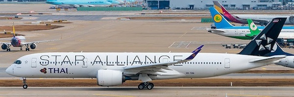 Airbus A350-900 Thai Airways "Star Alliance" HS-THQ detachable gear  AV4210