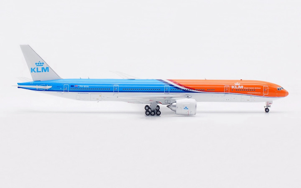 航空機・ヘリコプター KLM Orange Pride Boeing 777-300 1/200 Amazon.com: Skymarks Daron KLM 777-300ER Orange Pride w/Gear