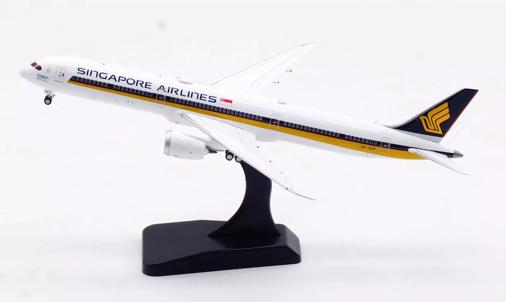 Aviation 400 AV4263 Boeing 787-10 Dreamliner Singapore